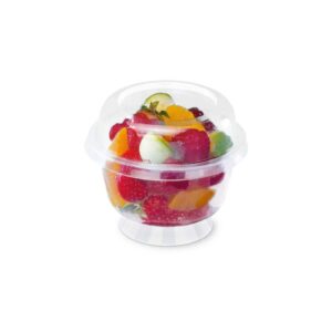 Salade de fruit dans une coupe dessert à pied